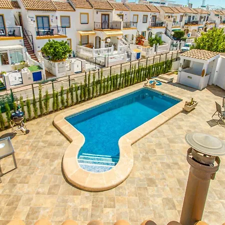 3 Bedroom Lovely In Orihuela Costa Holiday home *
